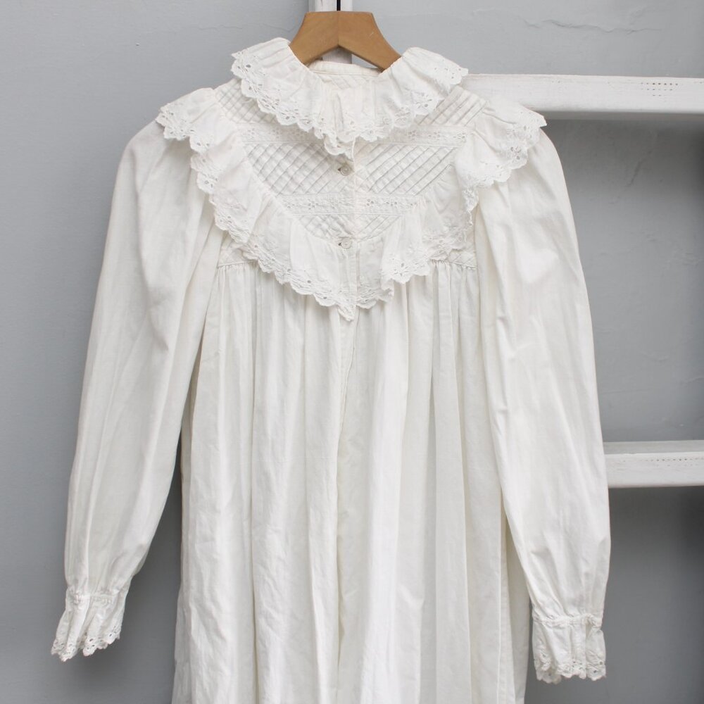 Vintage Women's White Cotton Ruffle Collar Cuffs Victorian Nightgown S/M - Picture 4 of 5